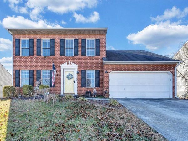 6124 Carolina TRL , Roanoke, VA 24019