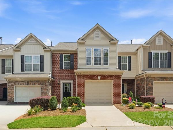 2433 Diplomat Lane, Charlotte, NC 28210