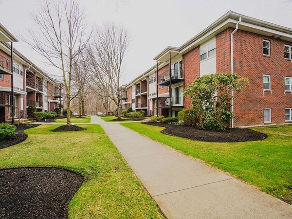 34 Pleasant Drive, Unit 30, Stoughton, MA 02072