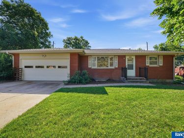 4044 S 37th Street, Lincoln, NE 68506