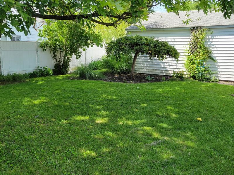 137 Redmond Road , Columbus, OH 43228 Photo 16