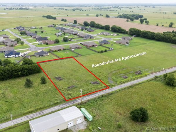 5 E 500 Road , Pryor, OK 74361