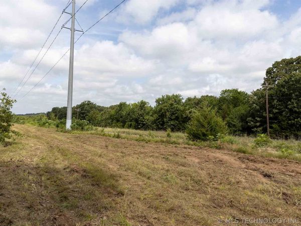 15 E 1180 Road, Okemah, OK 74859