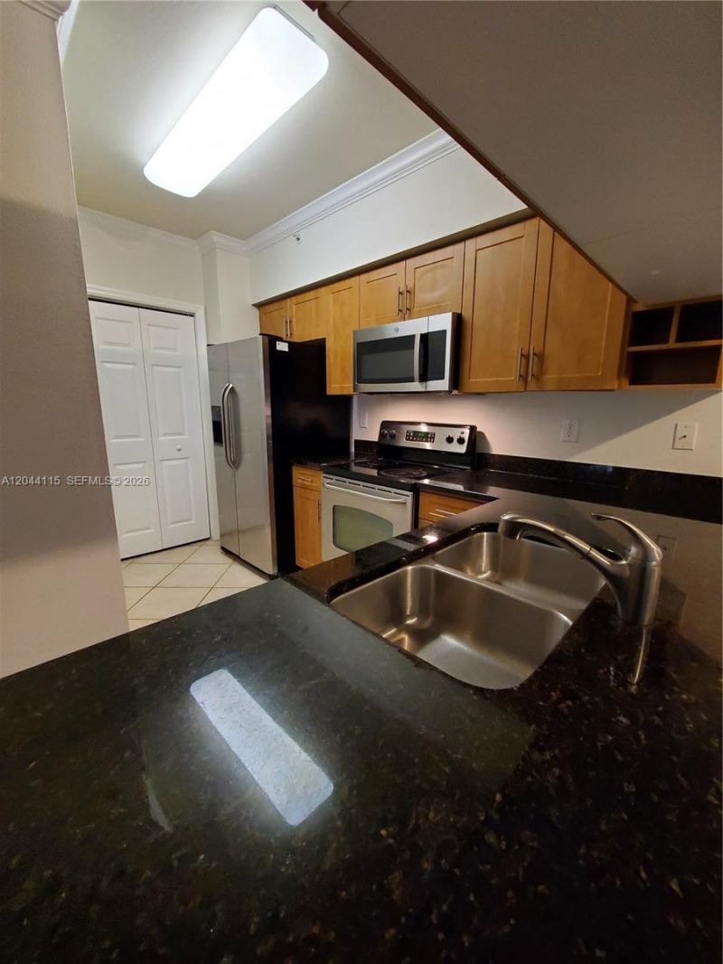 6458 Emerald Dunes , Unit 304, West Palm Beach, FL 33411 Photo
