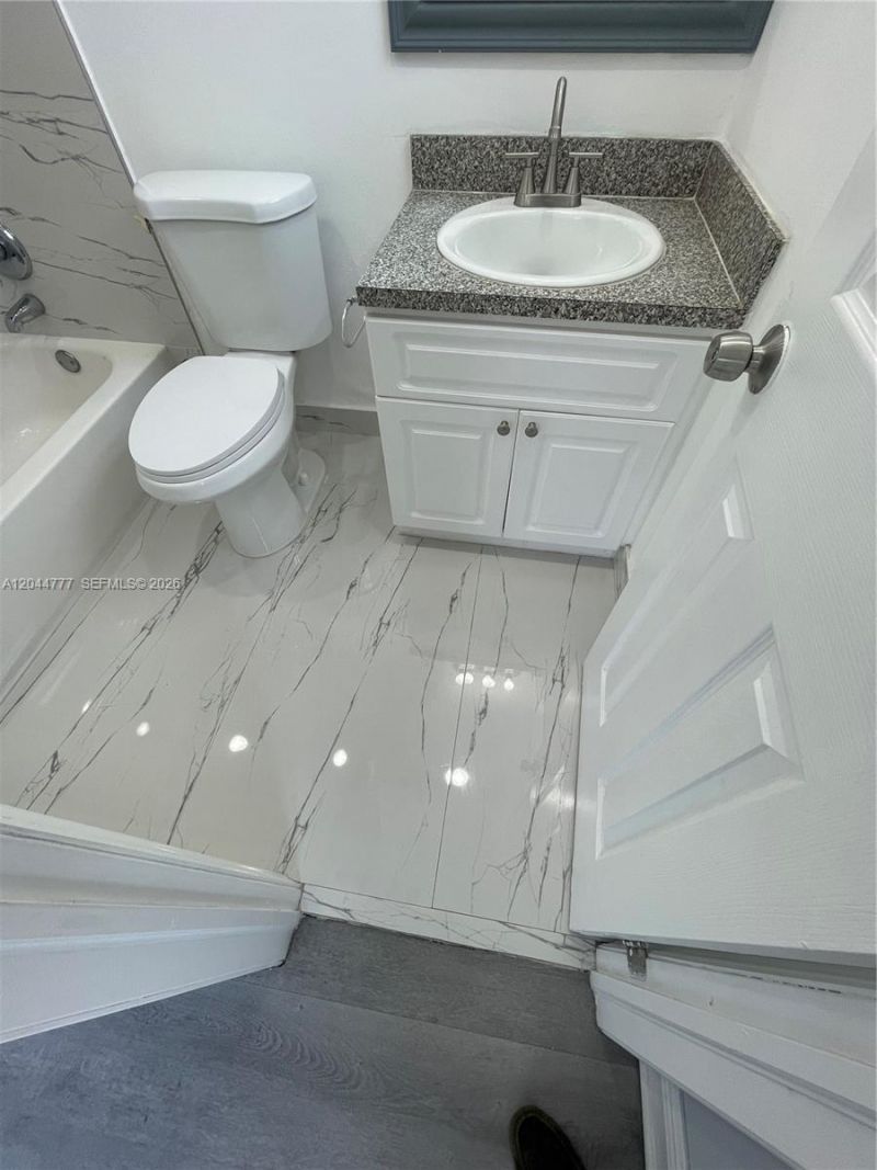 13685 NE 10th Ave, Unit 301, North Miami, FL 33161 Photo