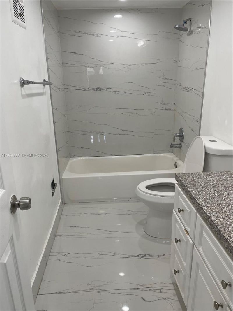 13685 NE 10th Ave, Unit 301, North Miami, FL 33161 Photo