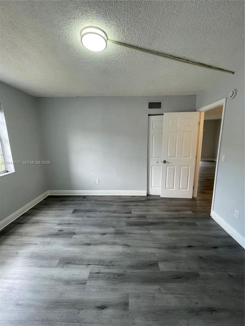 13685 NE 10th Ave, Unit 301, North Miami, FL 33161 Photo
