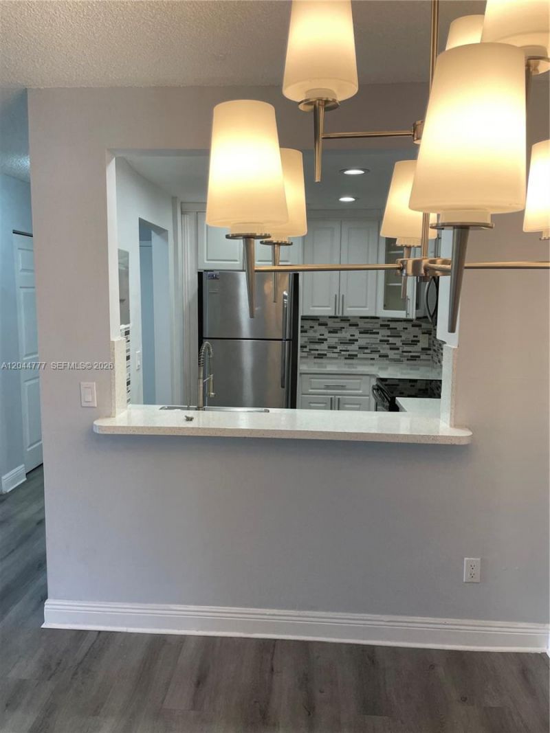 13685 NE 10th Ave, Unit 301, North Miami, FL 33161 Photo