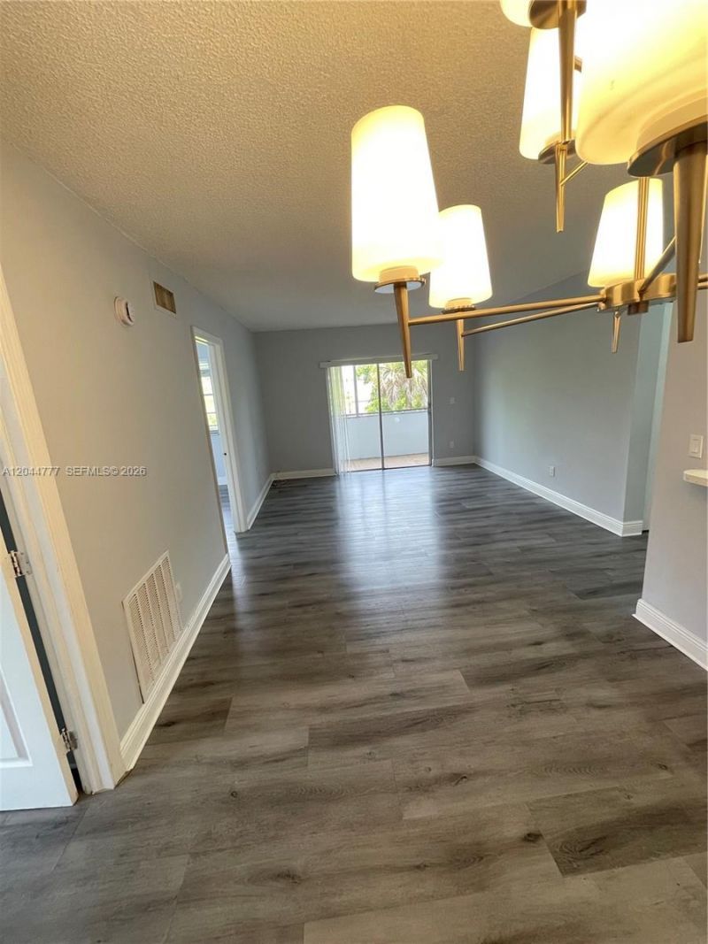 13685 NE 10th Ave, Unit 301, North Miami, FL 33161 Photo