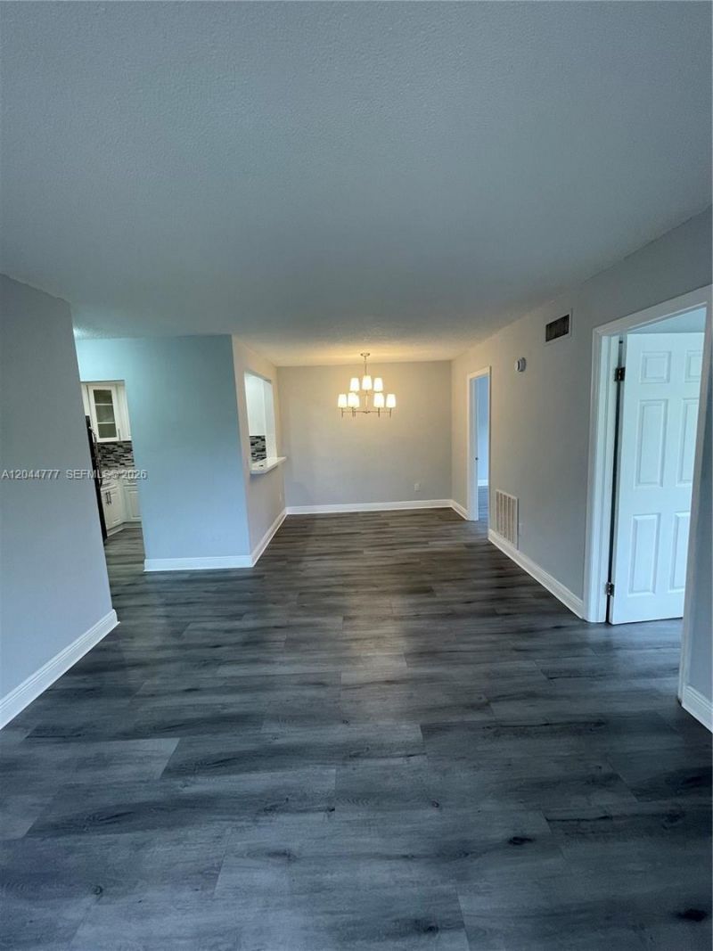 13685 NE 10th Ave, Unit 301, North Miami, FL 33161 Photo