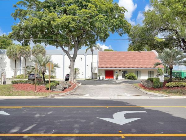 1400 NW 79th Ave , Doral, FL 33126