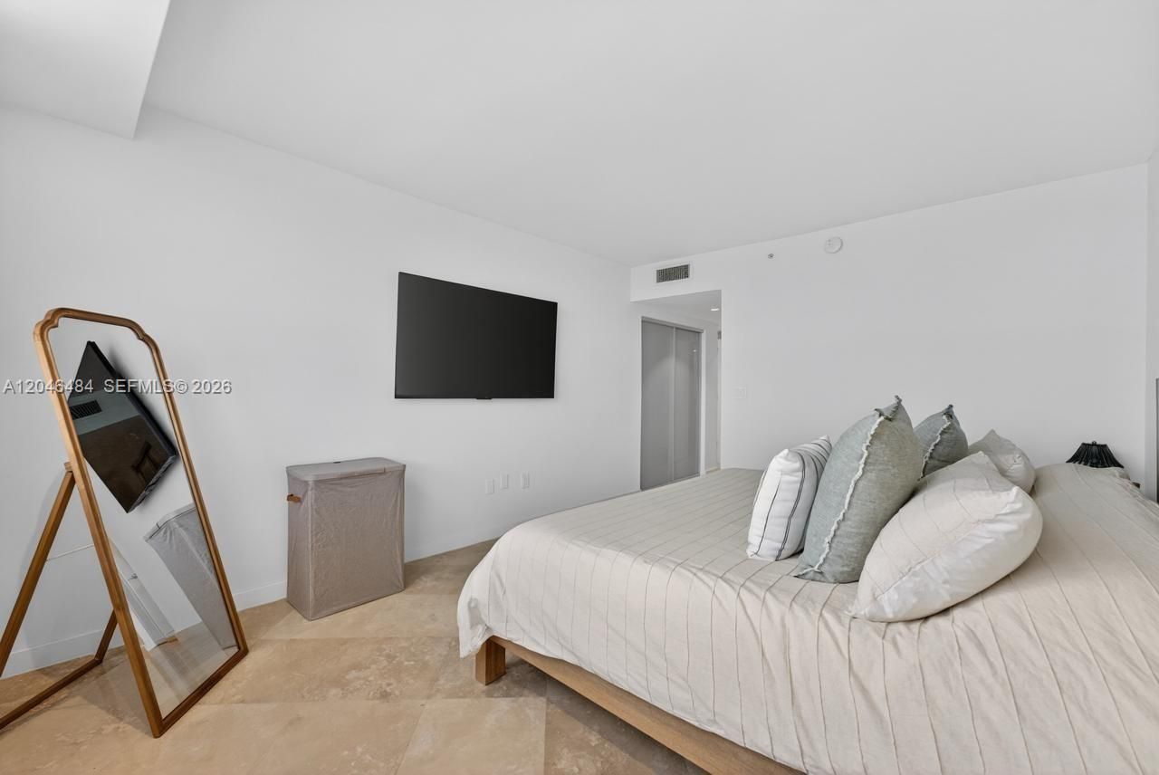 2080 S Ocean Dr , Unit 1711, Hallandale Beach, FL 33009 Photo