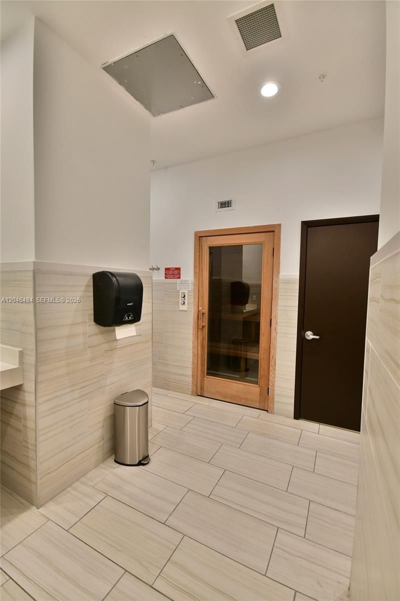 2080 S Ocean Dr , Unit 1711, Hallandale Beach, FL 33009 Photo