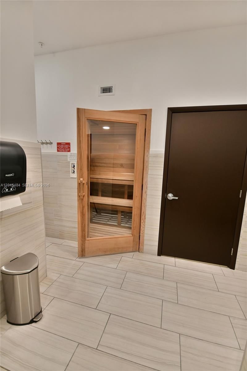 2080 S Ocean Dr , Unit 1711, Hallandale Beach, FL 33009 Photo