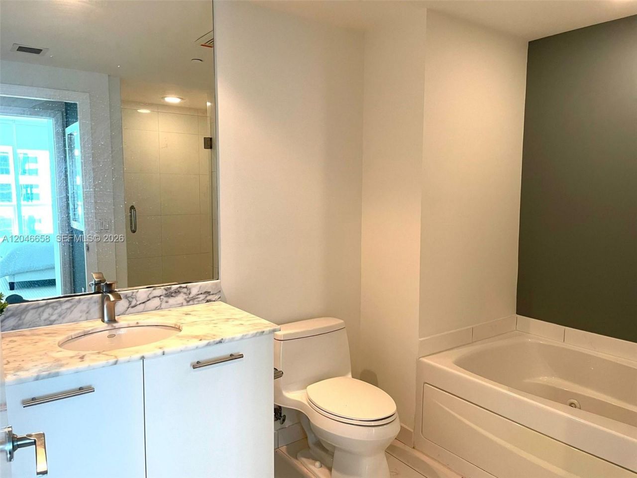 500 Brickell Ave , Unit 2006, Miami, FL 33131 Photo