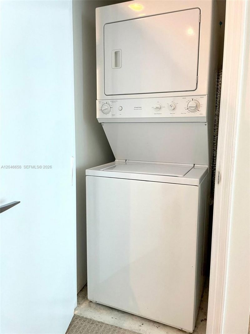 500 Brickell Ave , Unit 2006, Miami, FL 33131 Photo