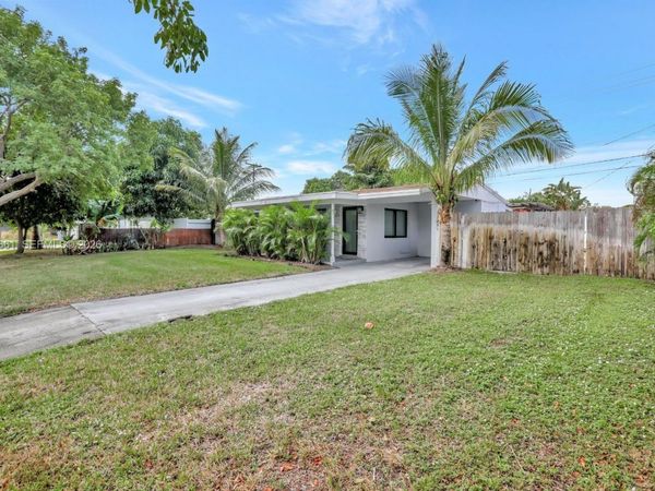 3351 NE 12th Ter , Pompano Beach, FL 33064