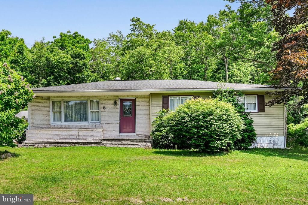 5 WALNUT STREET, TREMONT, PA 17981