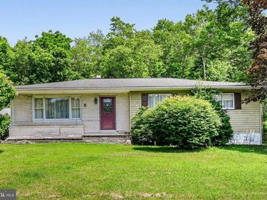 5 WALNUT STREET, TREMONT, PA 17981