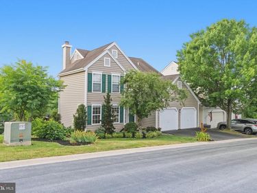 415 CARPENTERS COVE LANE, DOWNINGTOWN, PA 19335