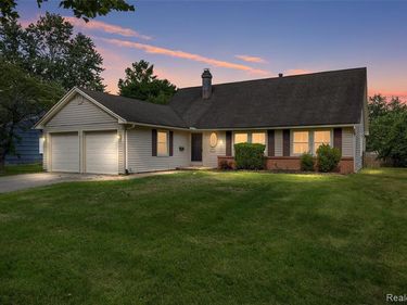 4942 Butler Drive, Troy, MI 48085