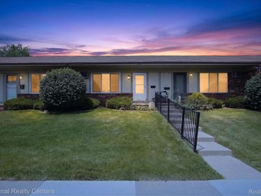25245 Franklin Terrace, Unit 3, South Lyon, Mi 48178