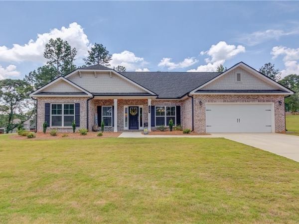 184 Red Cherry Way , Pendergrass, GA 30567