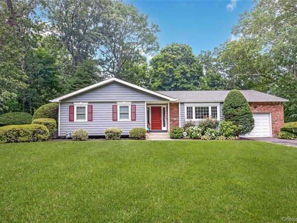 10 Udell Way, East Northport, NY 11731