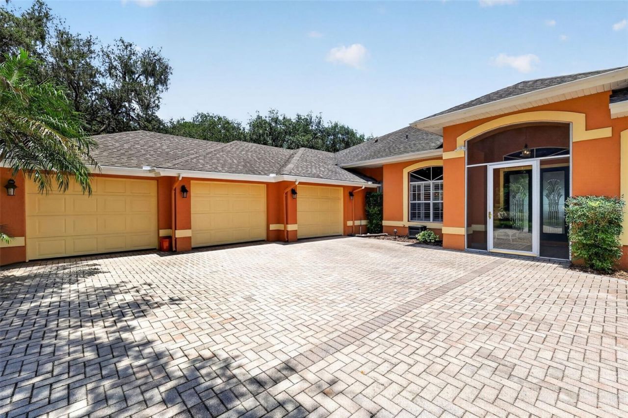 29742 Squirrel Point Road, Tavares, FL 32778