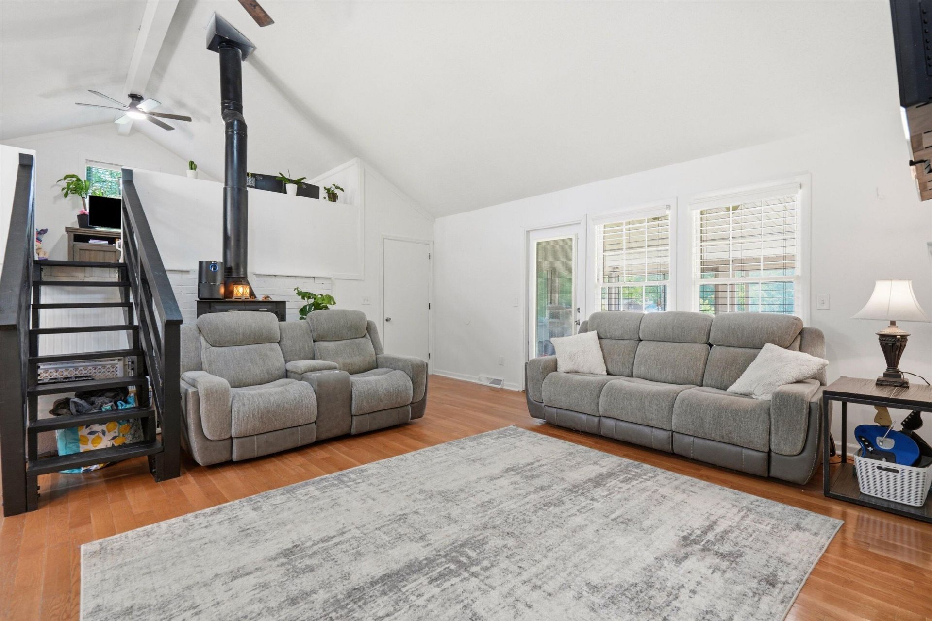 118 Milton Drive Photo 11
