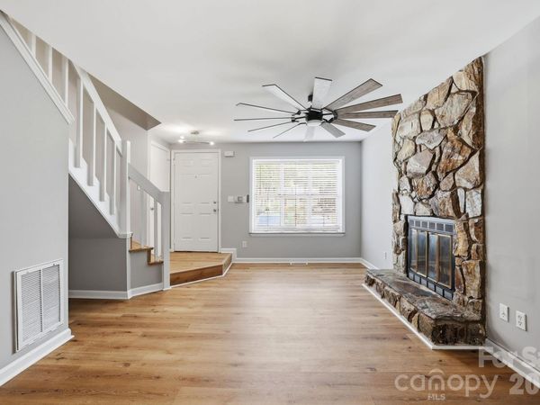 8237 Circle Tree Lane, Charlotte, NC 28277