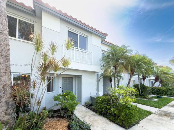 20811 NW 3rd Ln , Pembroke Pines, FL 33029