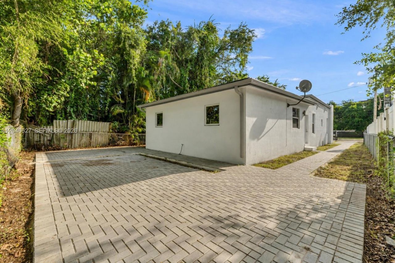 7537 NW 3rd Ave, Unit 2, Miami, FL 33150 Photo