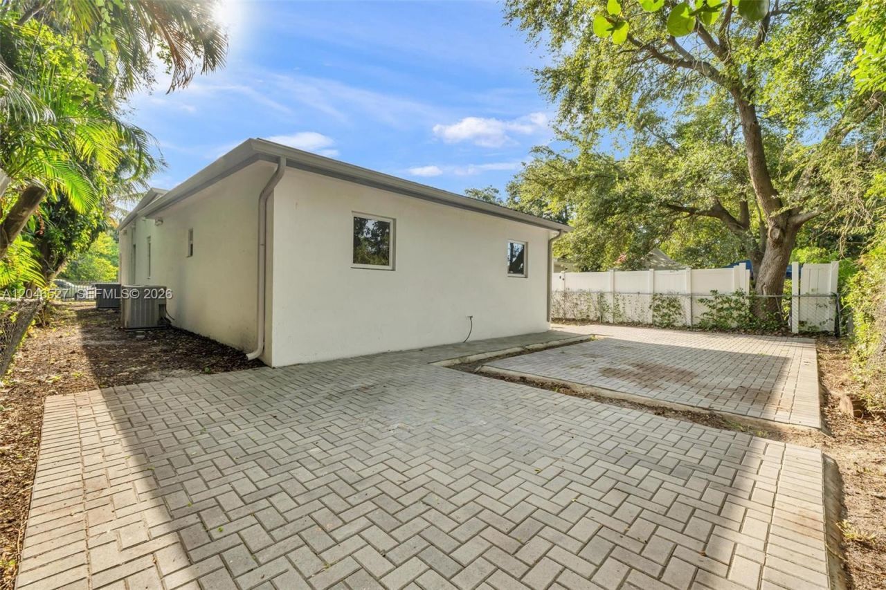 7537 NW 3rd Ave, Unit 2, Miami, FL 33150 Photo