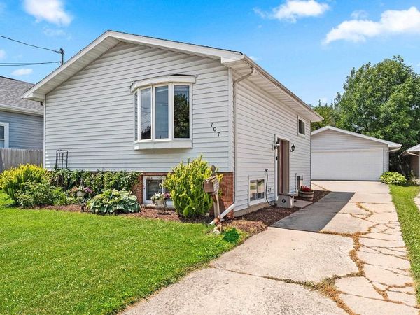 707 N SAWYER STREET, Oshkosh, WI 54902