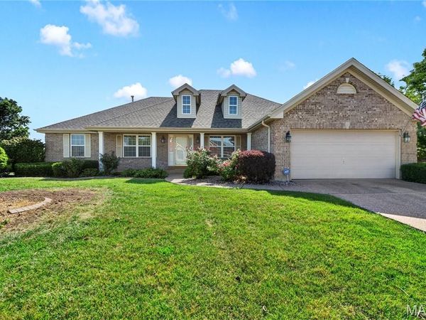 3201 Bear Tracks Drive , Wentzville, MO 63385