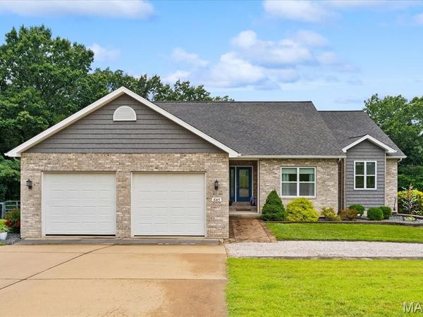 645 Hill Castle Road, Columbia, IL 62236