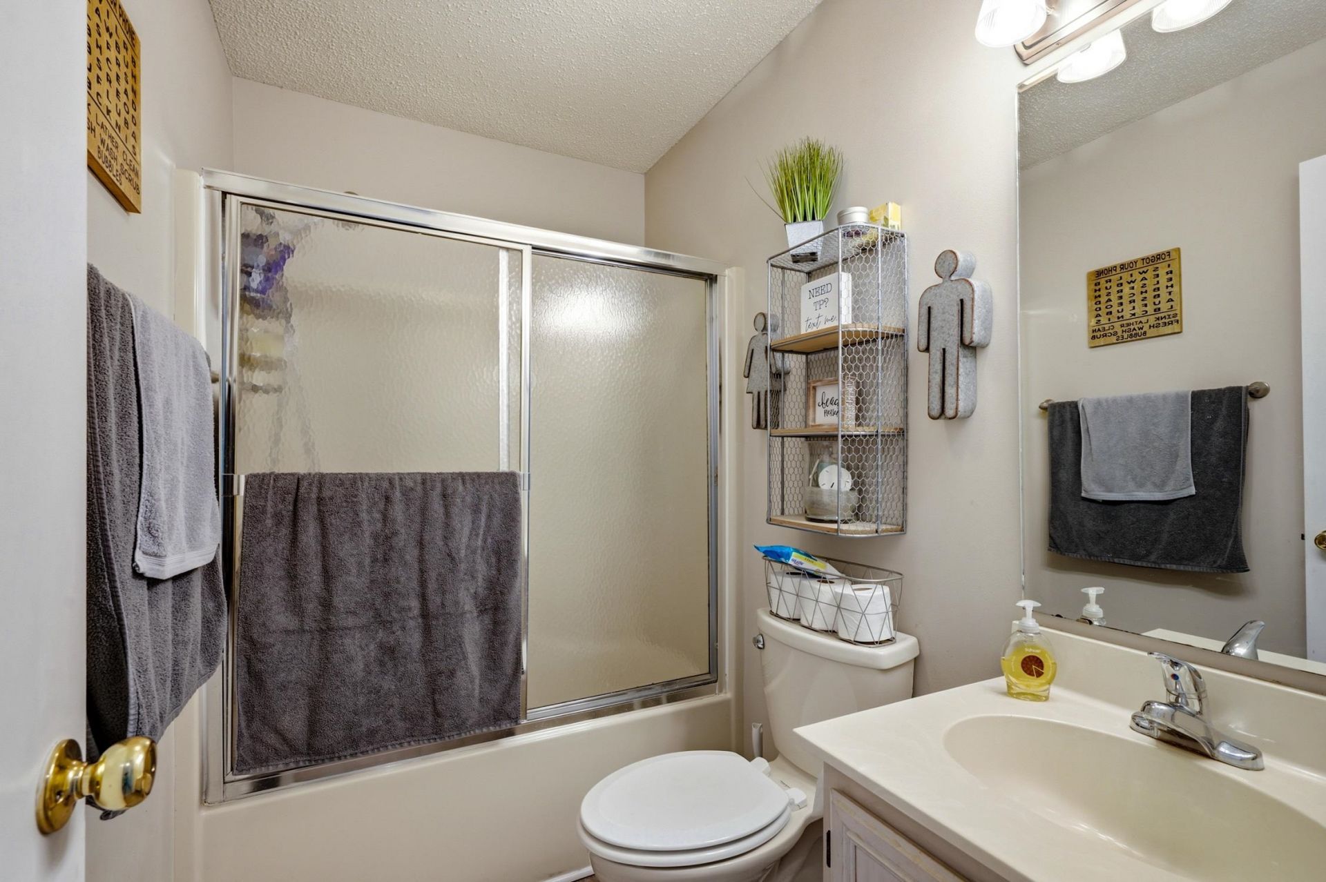 1027 Red Tree Circle  Photo 4