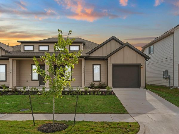 207 Backwood PASS, Taylor, TX 76574