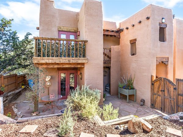 2600 W Zia, Unit J5, Santa Fe, NM 87505