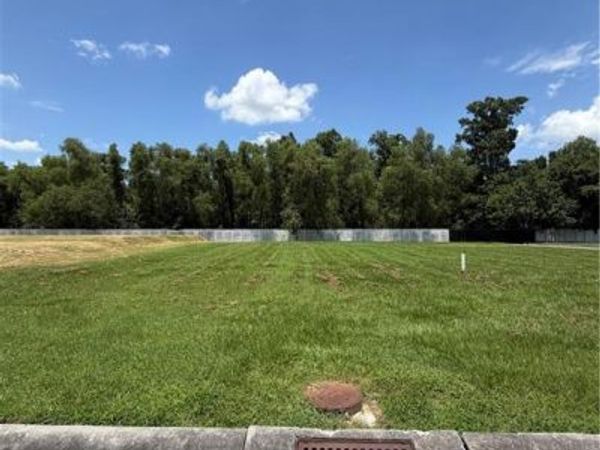 139 FOREST OAKS Drive , New Orleans, LA 70131