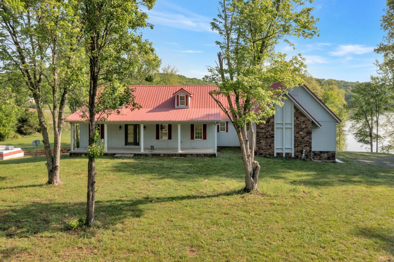 242 Woodruff Lane, Cadiz, KY 42211 Main Photo