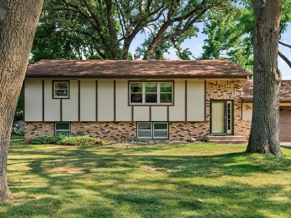857 86th Avenue NW, Coon Rapids, MN 55433