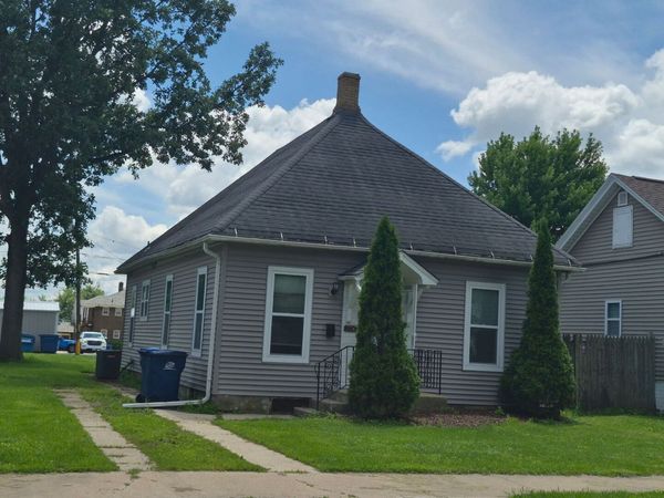 206 10th Street , Lasalle, IL 61301