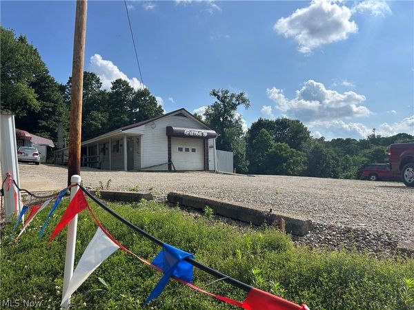 1368 Sharon Avenue , Zanesville, OH 43701