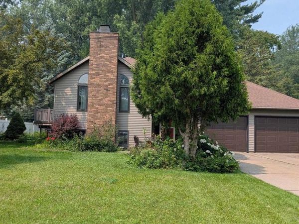 2050 HILLTOP DRIVE, Ashwaubenon, WI 54313