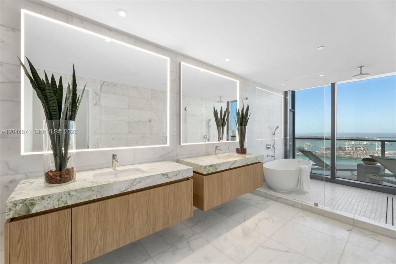 501 West Ave , Unit 4102, Miami Beach, FL 33139 Photo