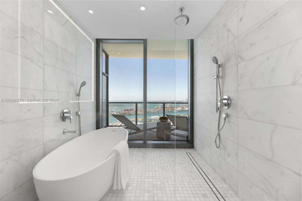 501 West Ave , Unit 4102, Miami Beach, FL 33139 Photo