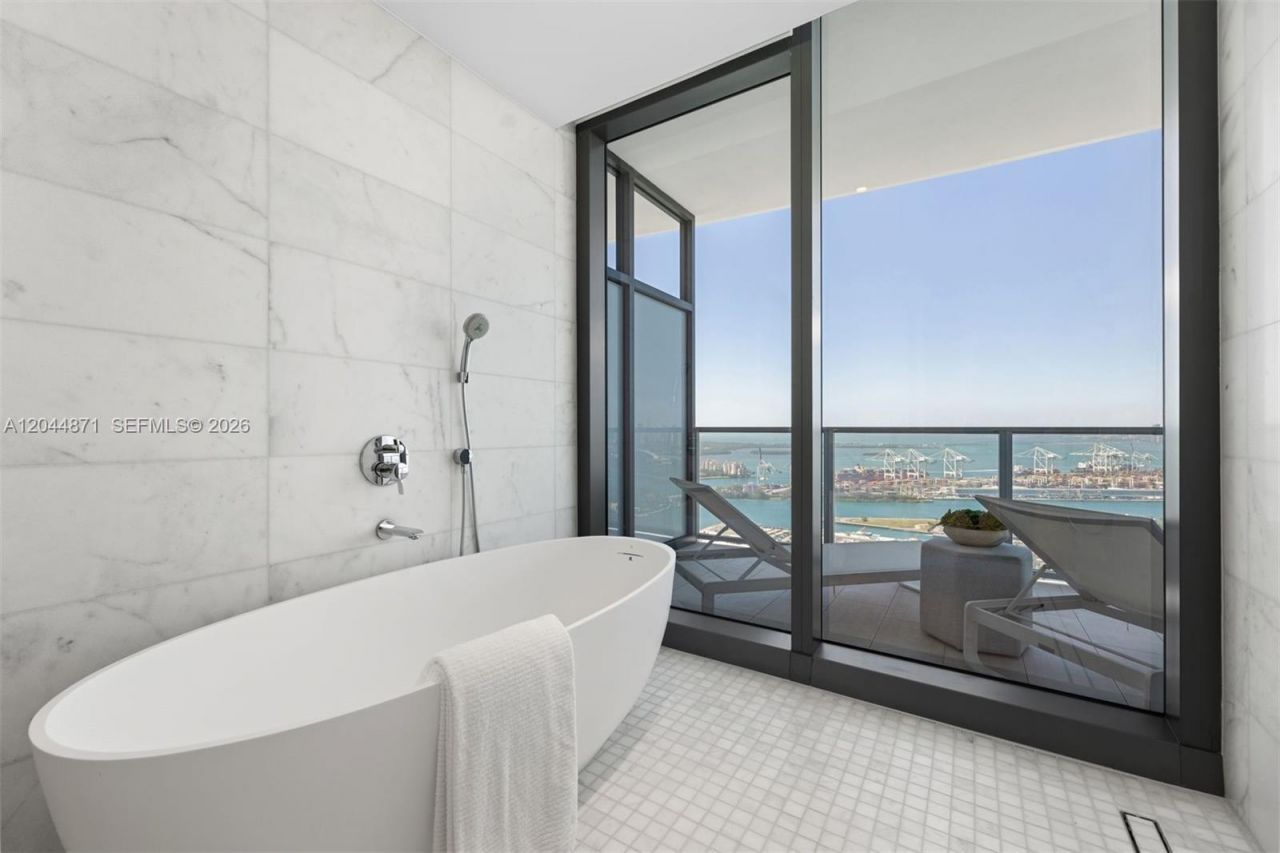 501 West Ave , Unit 4102, Miami Beach, FL 33139 Photo