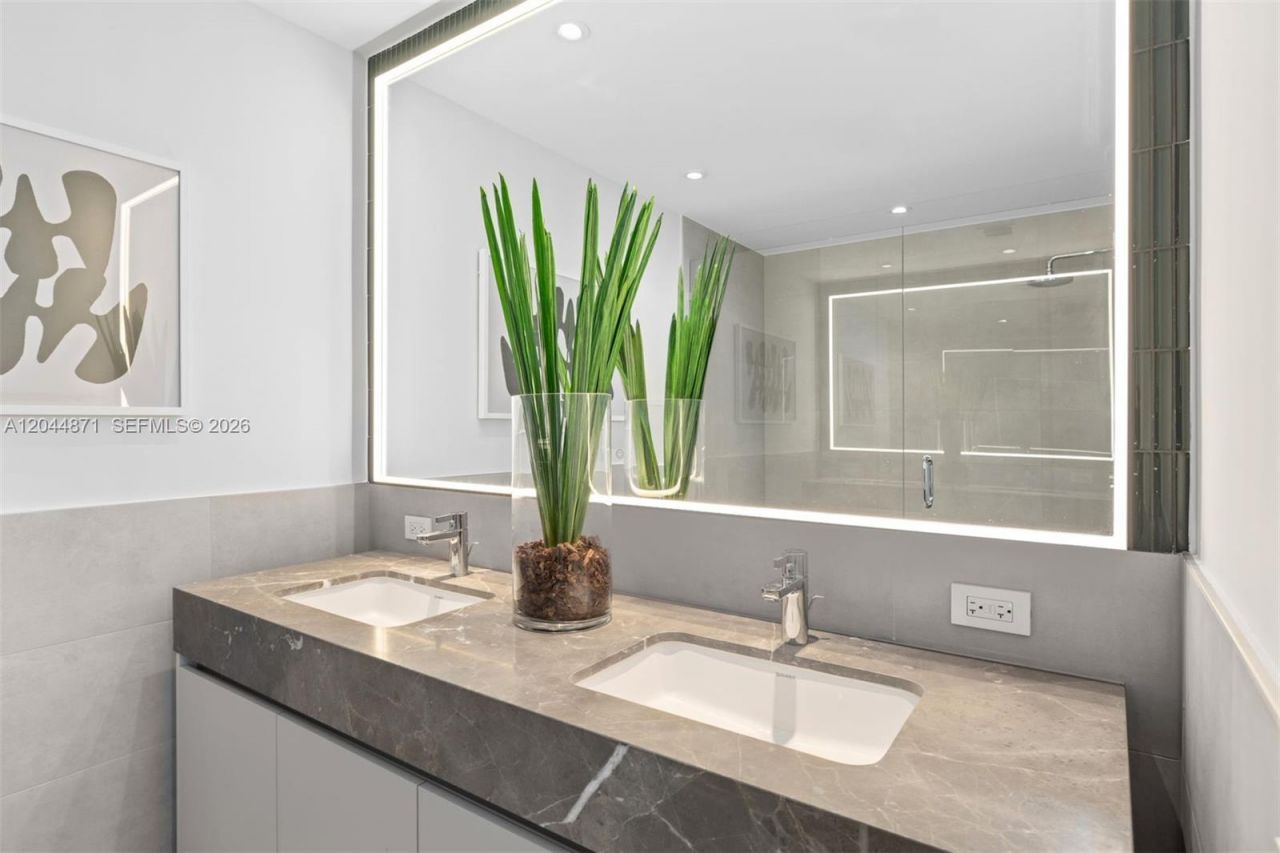 501 West Ave , Unit 4102, Miami Beach, FL 33139 Photo